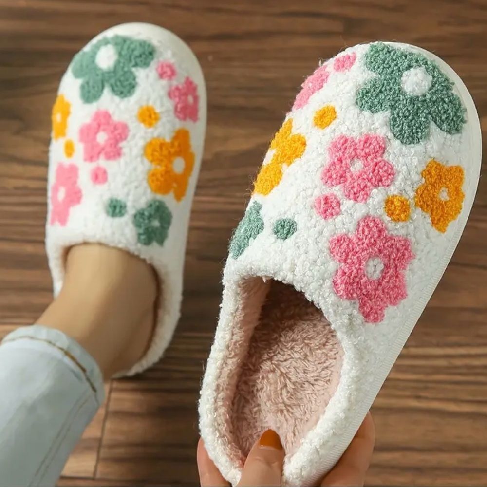 Floral Fleece Women's Slippers